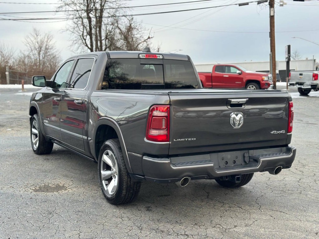 2019 RAM 1500 Image 3