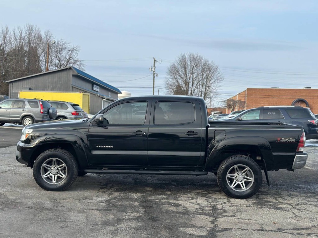 2013 Toyota Tacoma Image 2