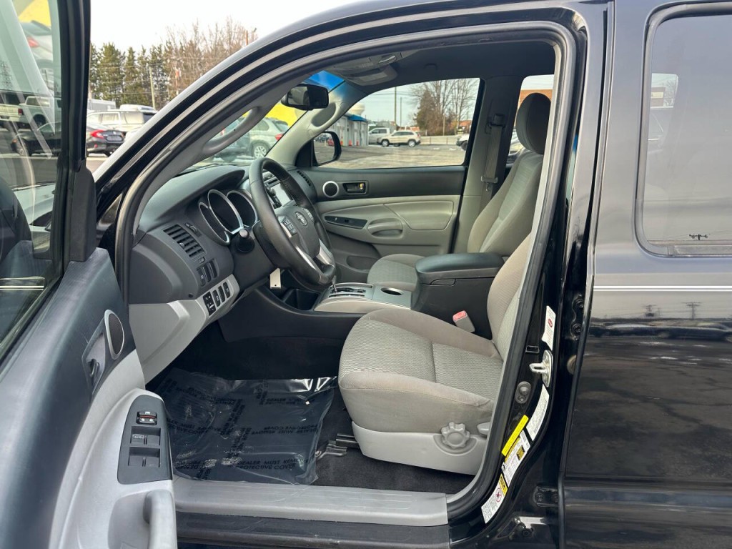 2013 Toyota Tacoma Image 8