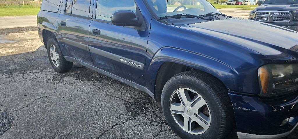 2004 Chevrolet Trailblazer Image 1