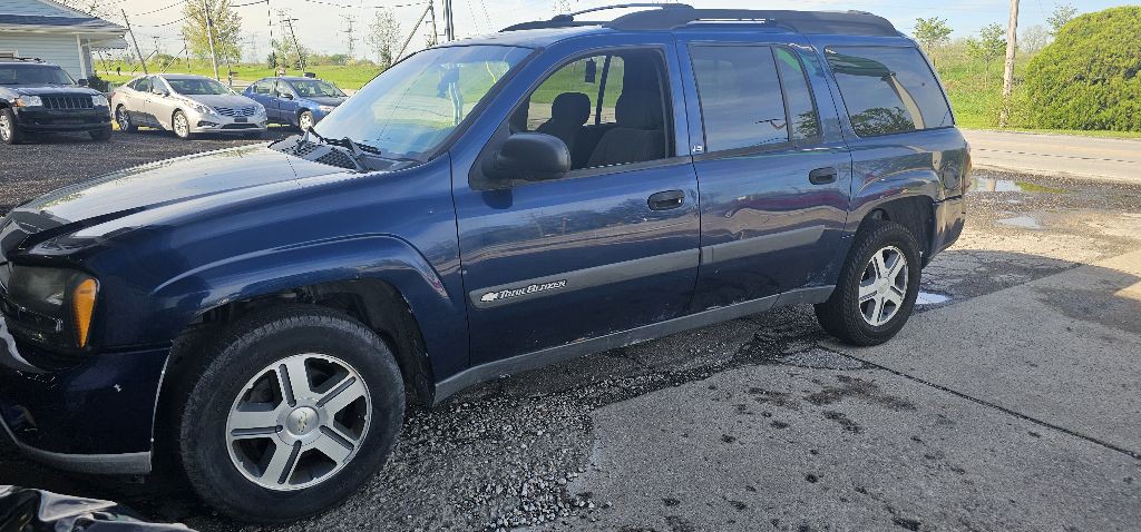 2004 Chevrolet Trailblazer Image 2