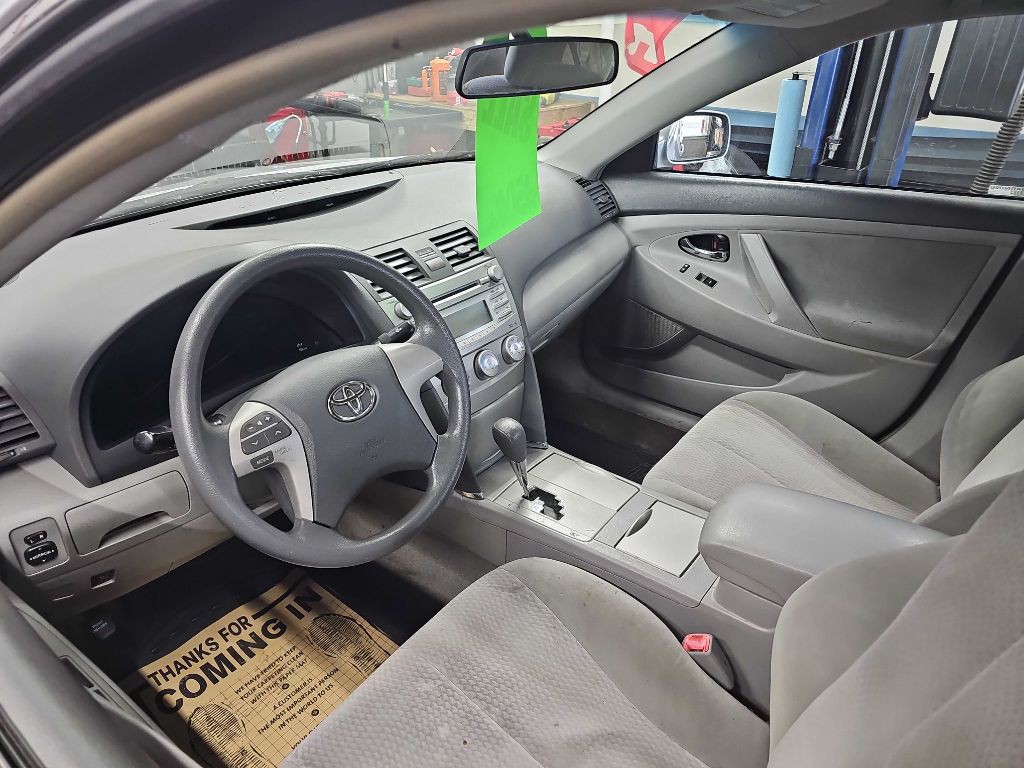 2011 Toyota Camry Image 5