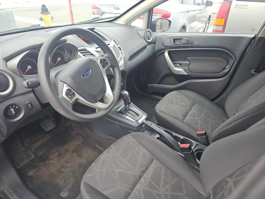 2013 Ford Fiesta Image 6