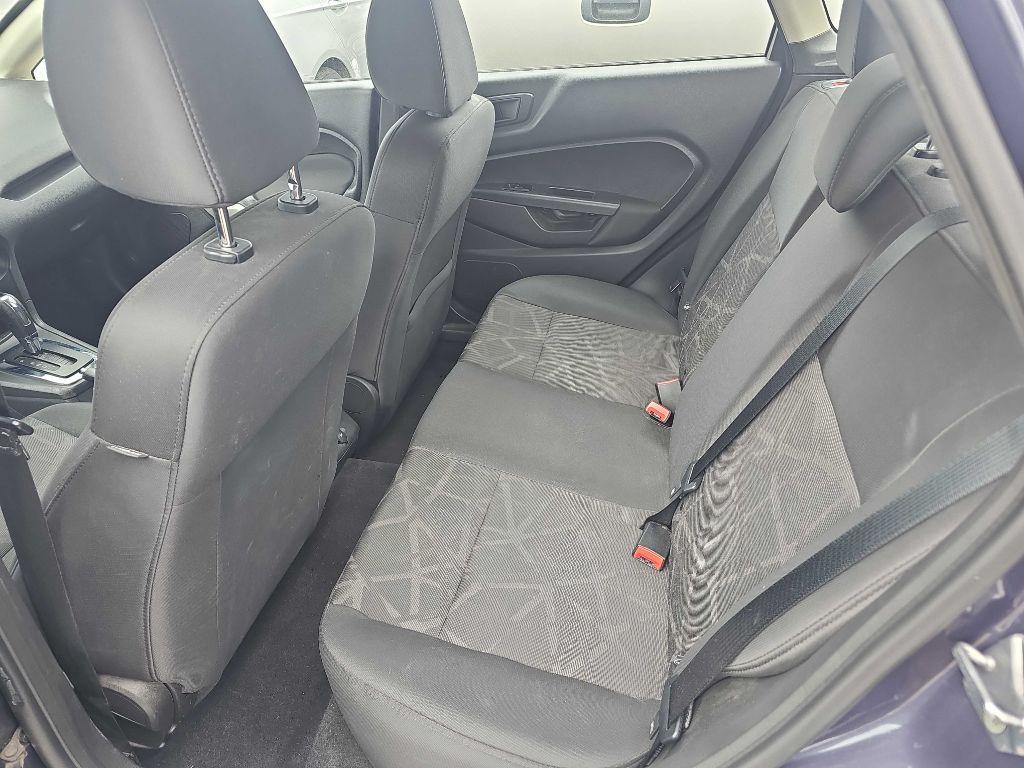 2013 Ford Fiesta Image 7