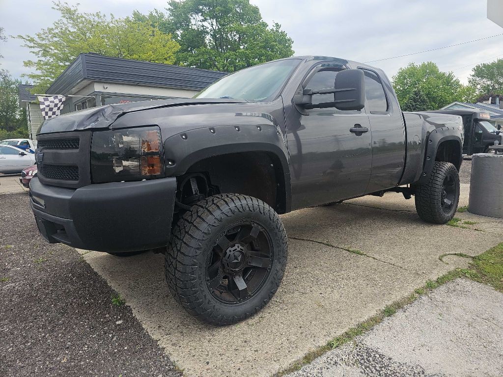 2010 Chevrolet Silverado 1500 Image 2