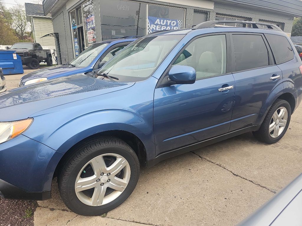 2010 Subaru Forester Image 1