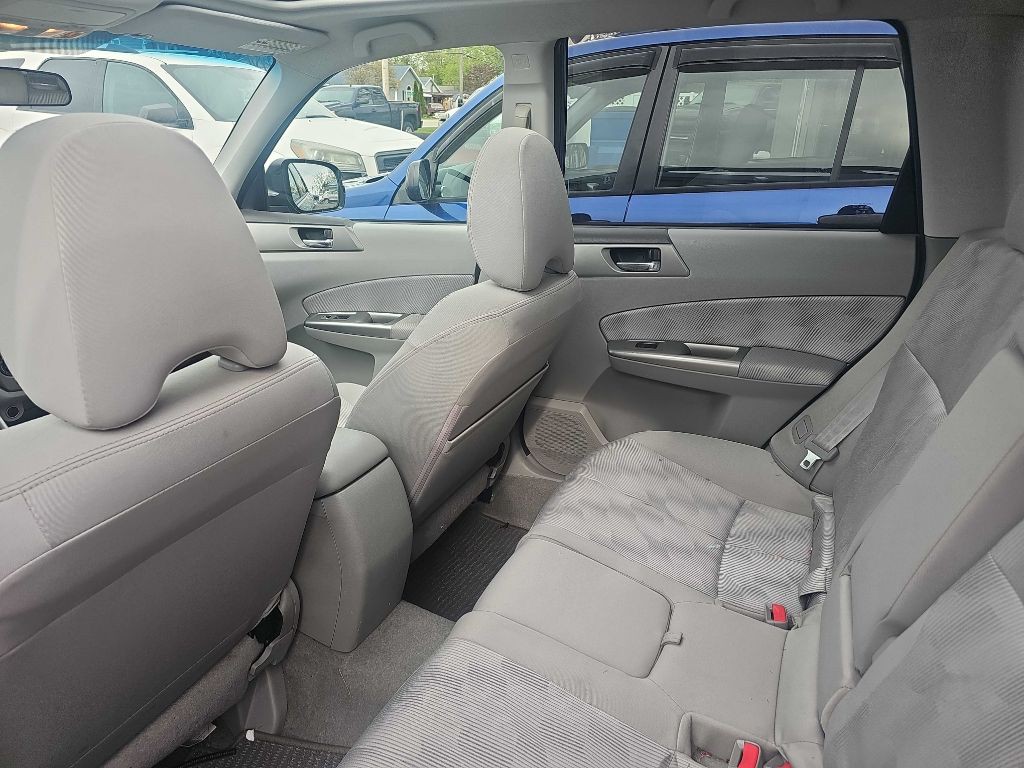 2010 Subaru Forester Image 6