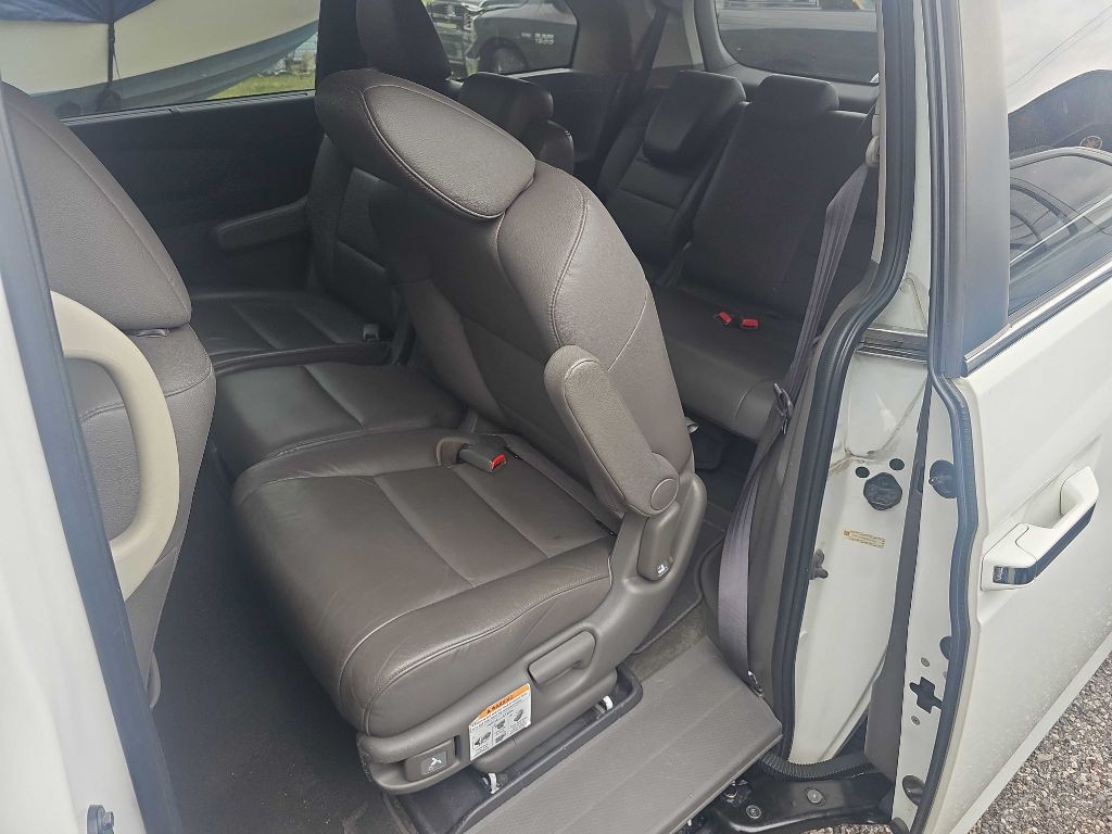 2012 Honda Odyssey Image 8