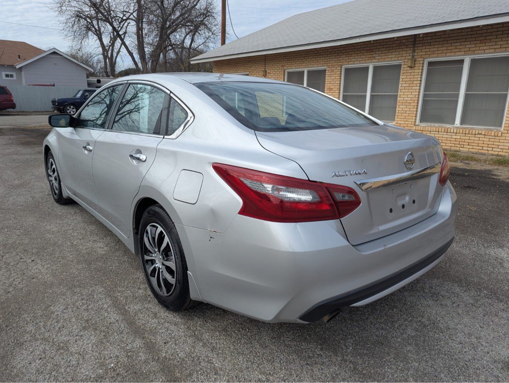 2018 Nissan Altima Image 3