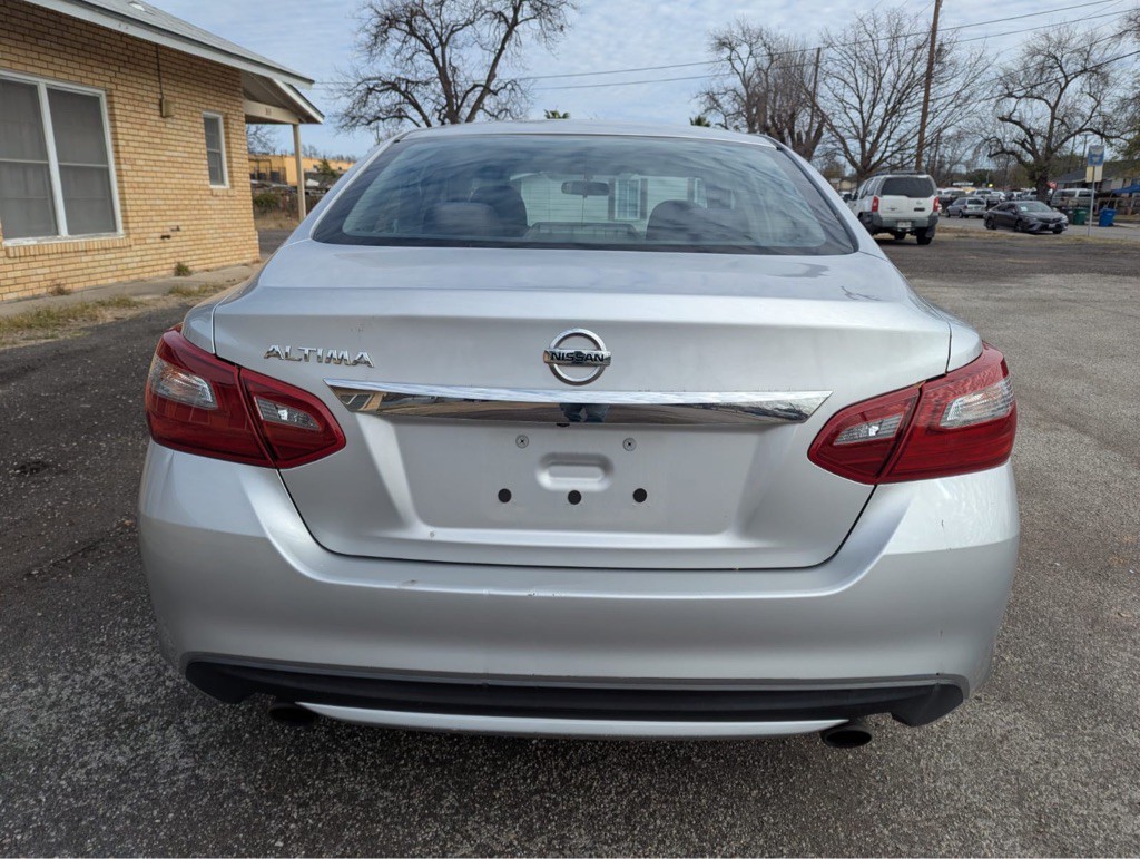 2018 Nissan Altima Image 4
