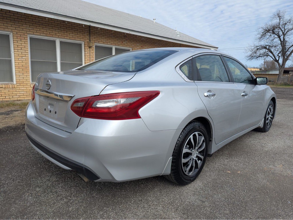 2018 Nissan Altima Image 5