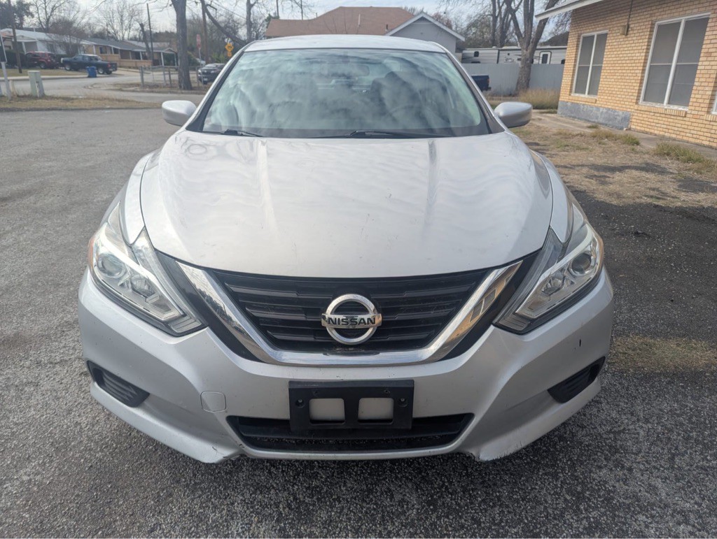 2018 Nissan Altima Image 8