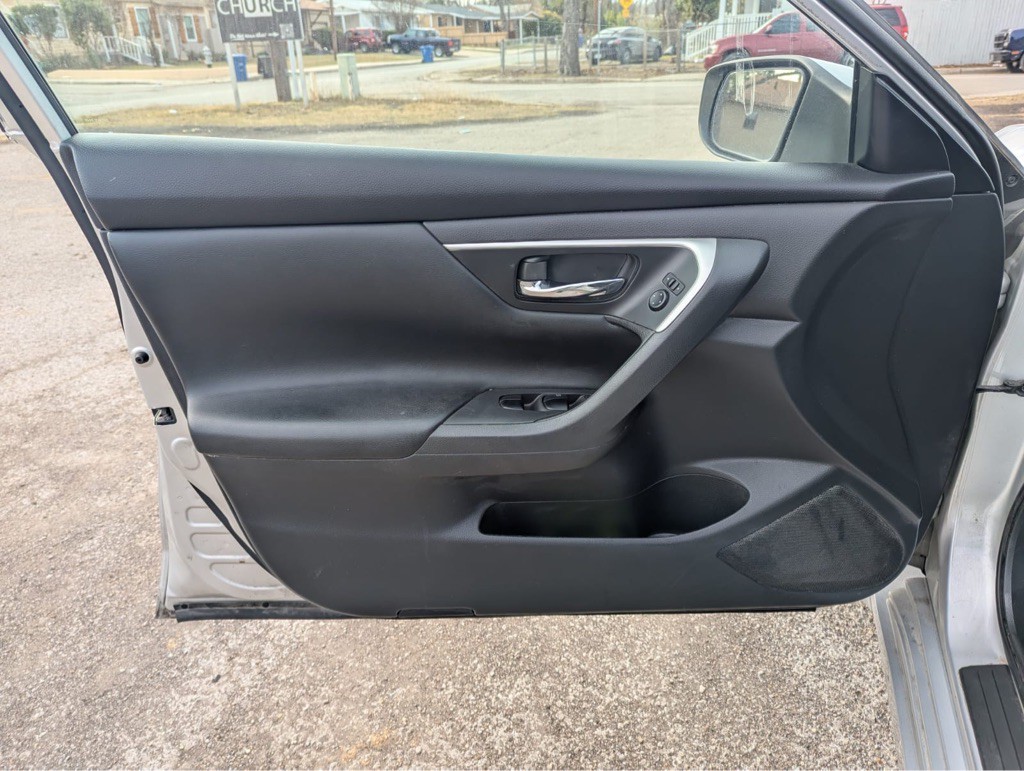 2018 Nissan Altima Image 9
