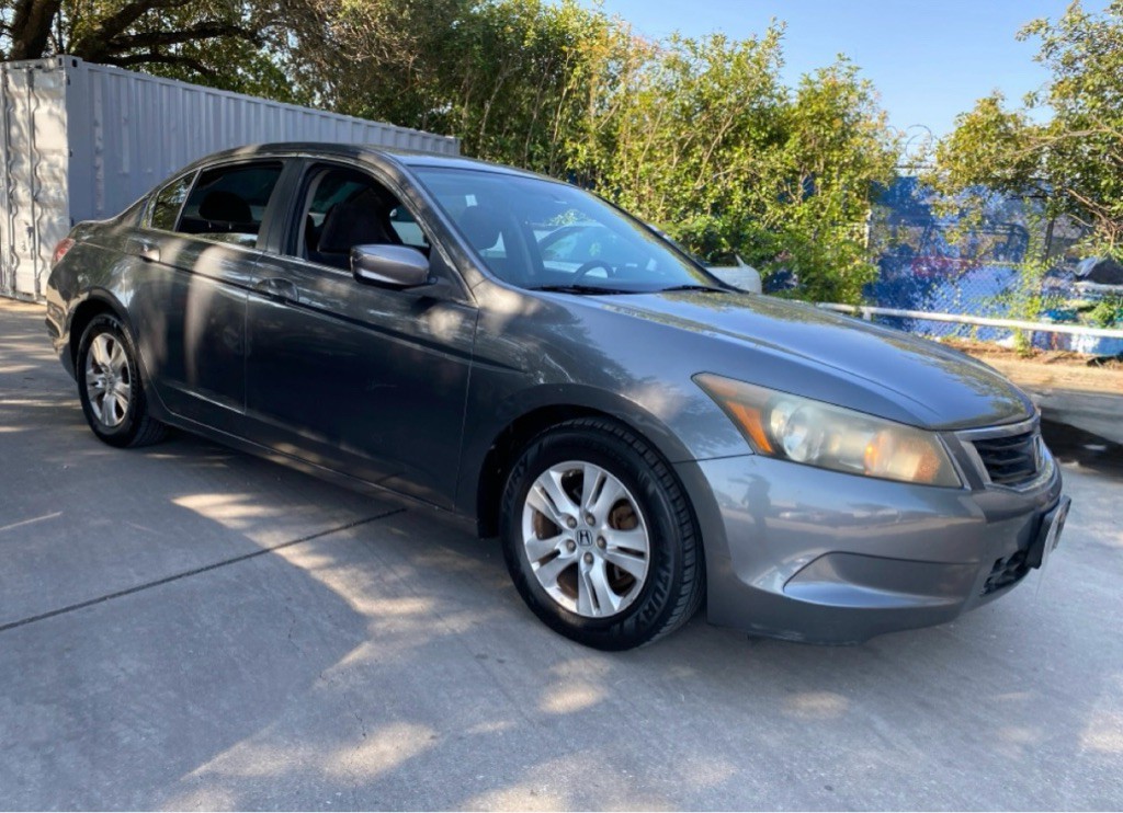 2010 Honda Accord Image 2