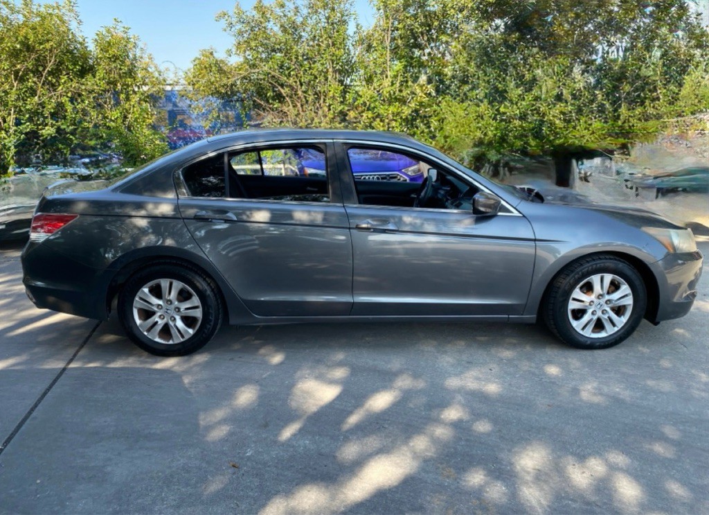 2010 Honda Accord Image 3