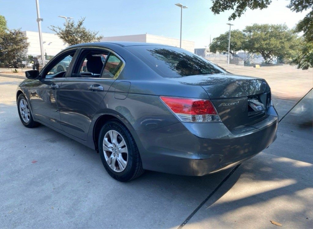 2010 Honda Accord Image 4