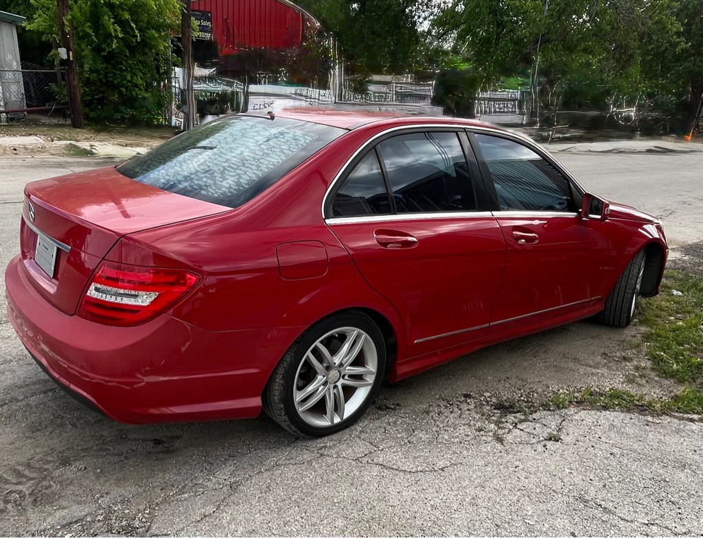 2013 Mercedes-Benz C-Class Image 6