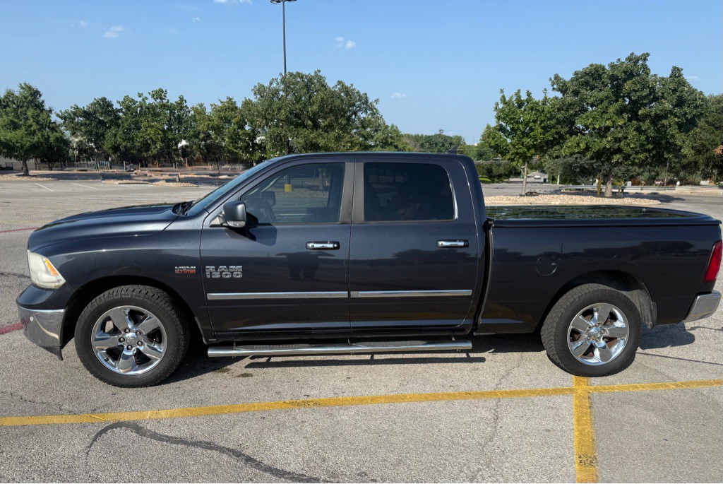 2014 RAM 1500 Image 2