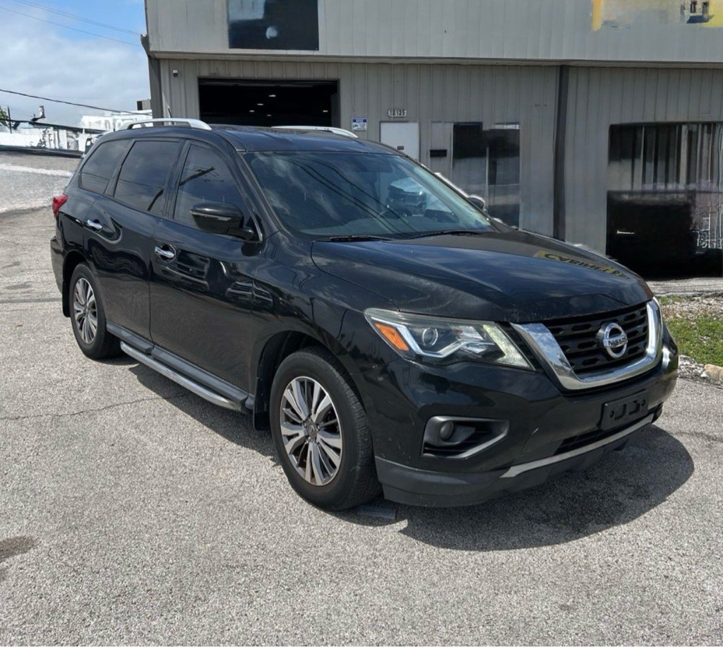 2018 Nissan Pathfinder Image 3