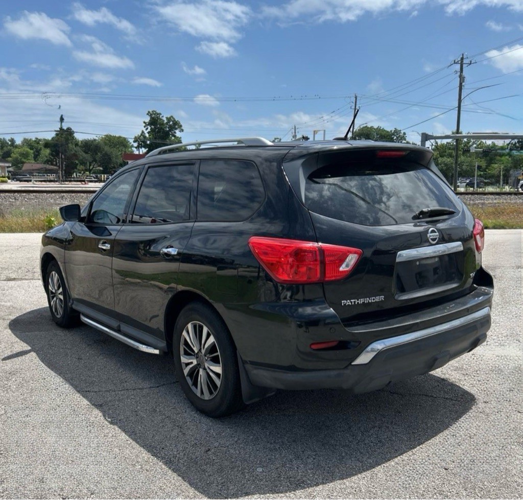 2018 Nissan Pathfinder Image 9