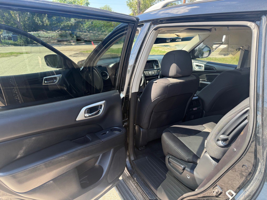 2018 Nissan Pathfinder Image 19