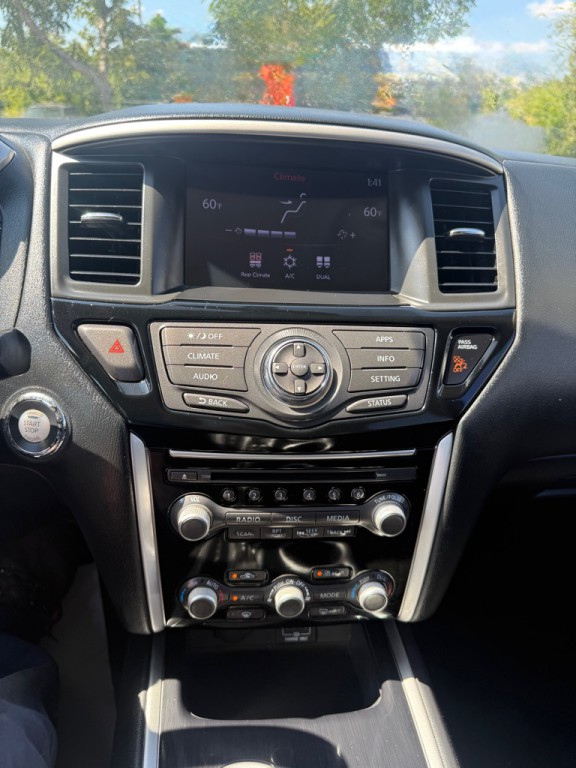 2018 Nissan Pathfinder Image 25