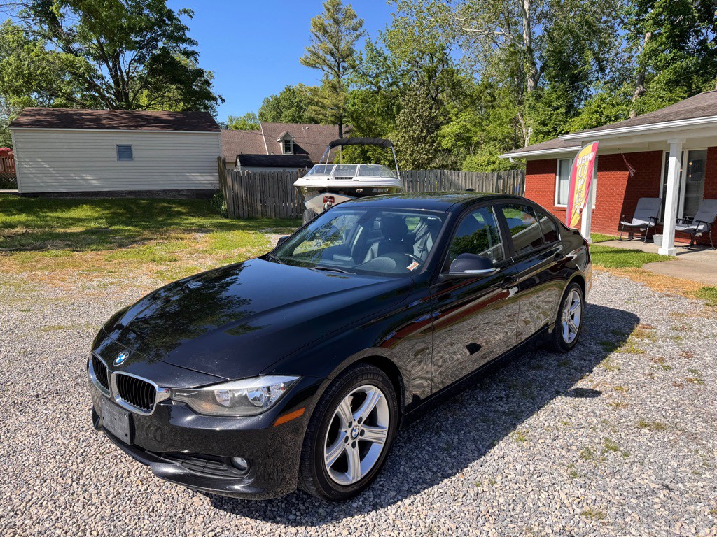 2013 BMW 3 Series Image 1