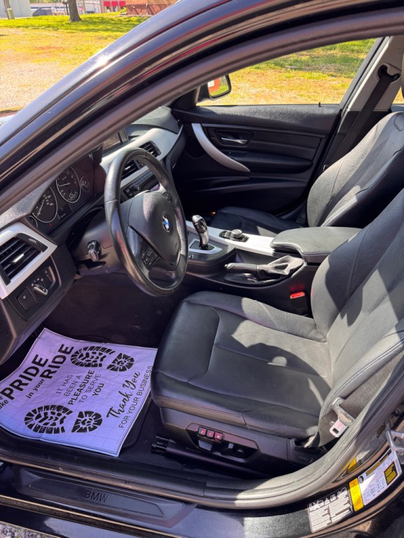 2013 BMW 3 Series Image 7