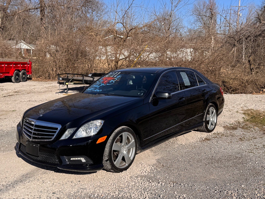 2011 Mercedes-Benz E-Class Image 1