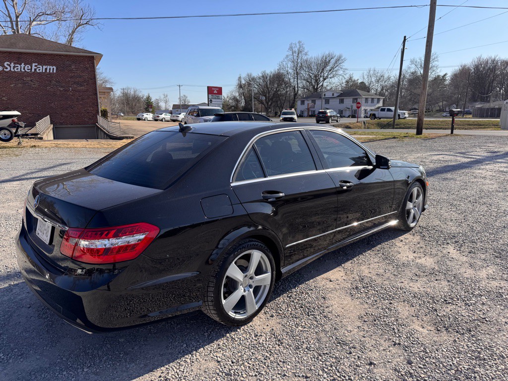 2011 Mercedes-Benz E-Class Image 4