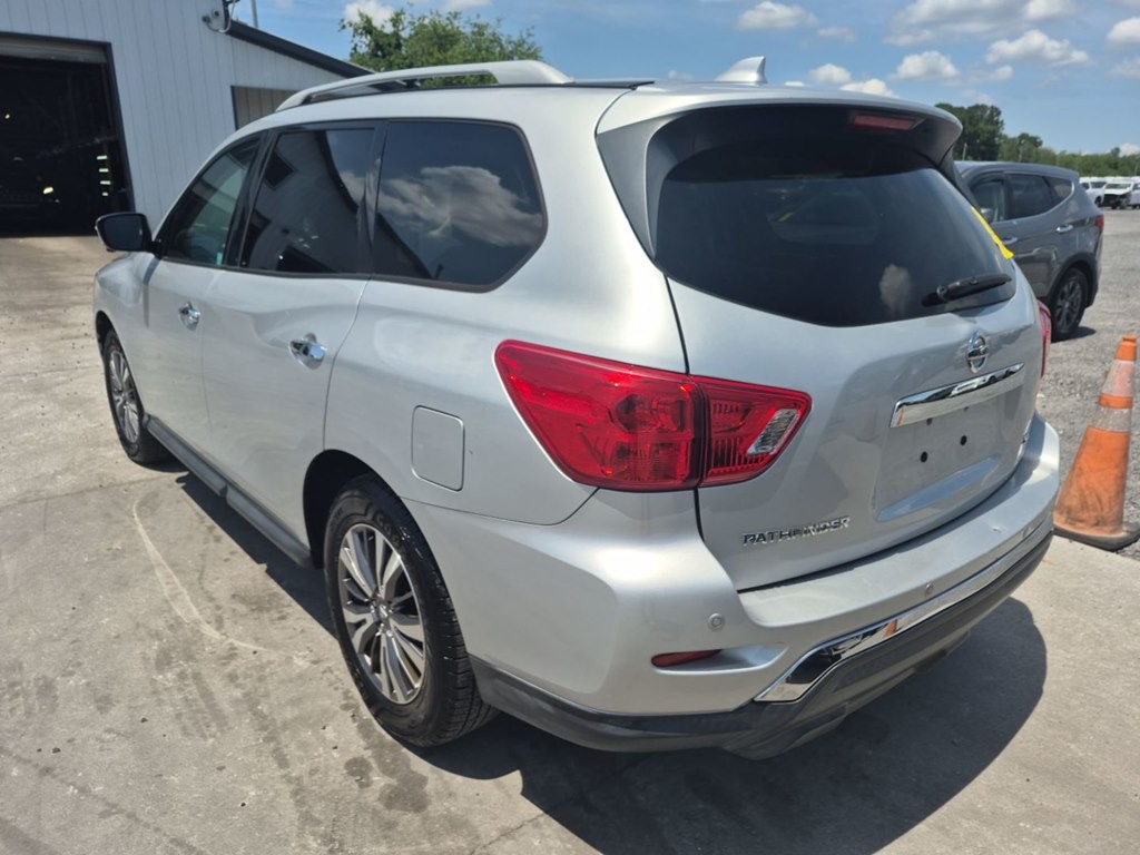 2019 Nissan Pathfinder Image 3
