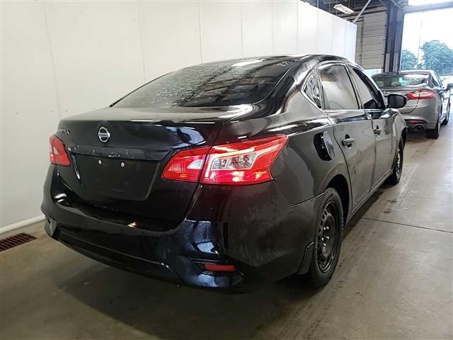 2018 Nissan Sentra Image 2