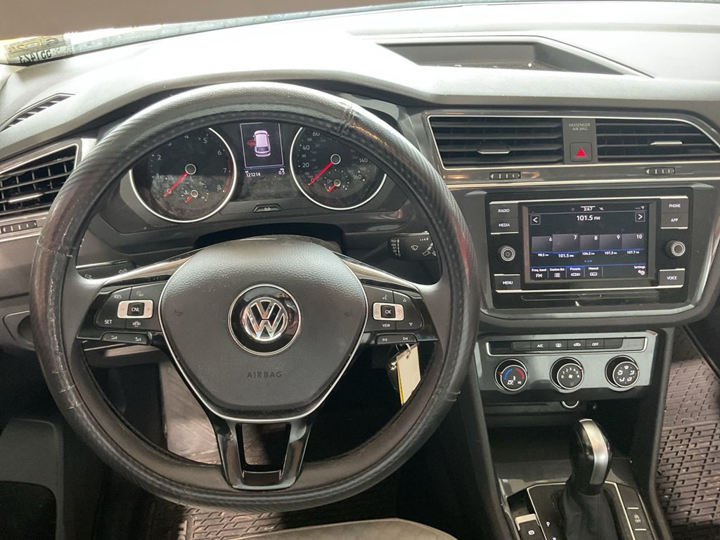 2021 Volkswagen Tiguan Image 2