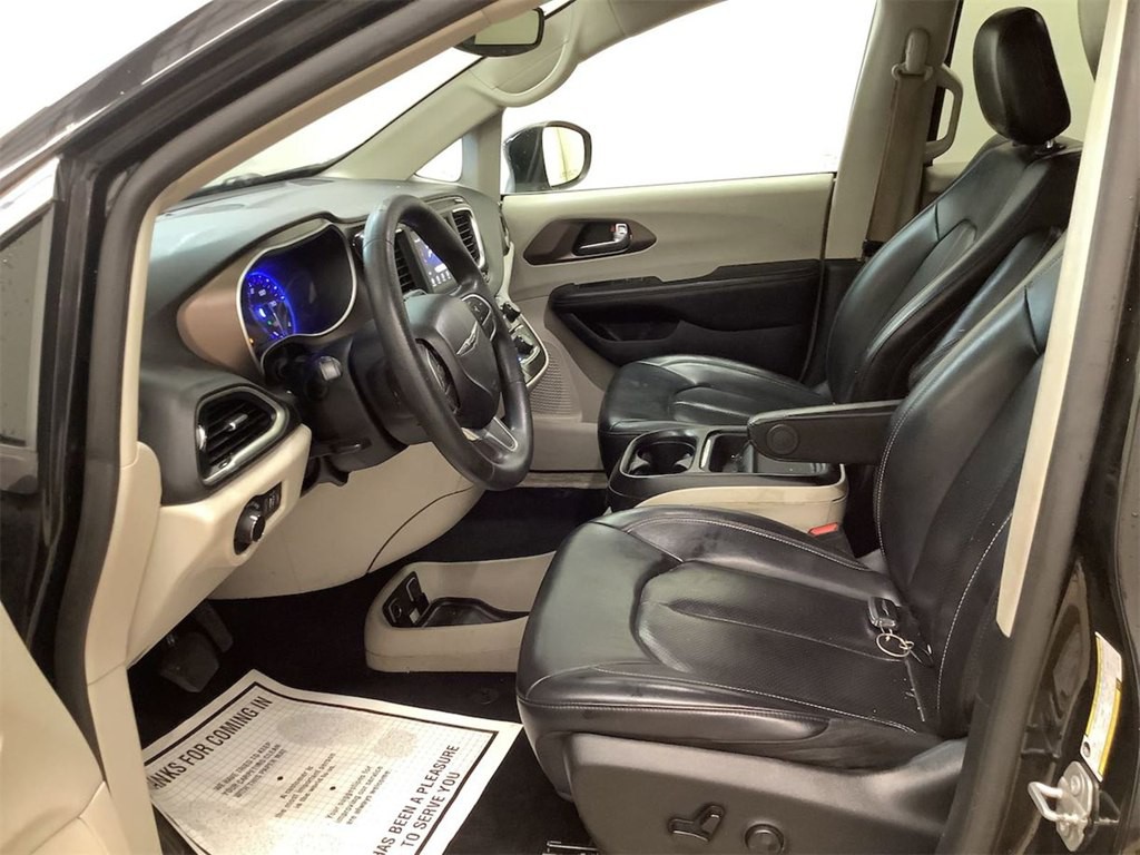 2020 Chrysler Voyager Image 4