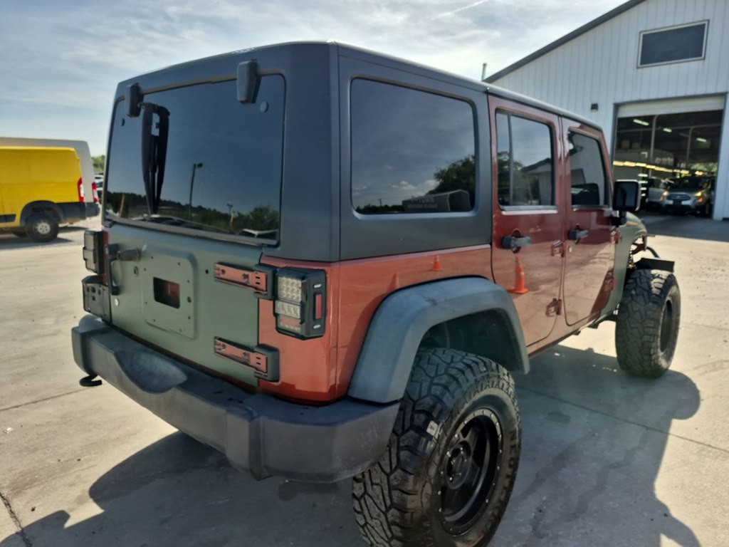 2014 Jeep Wrangler Unlimited Image 2