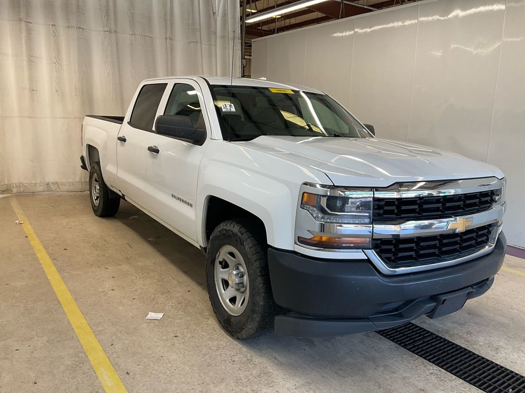 2018 Chevrolet Silverado 1500 Image 2