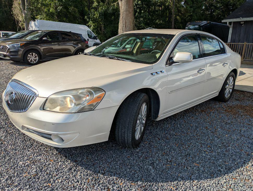 2011 Buick Lucerne Image 3