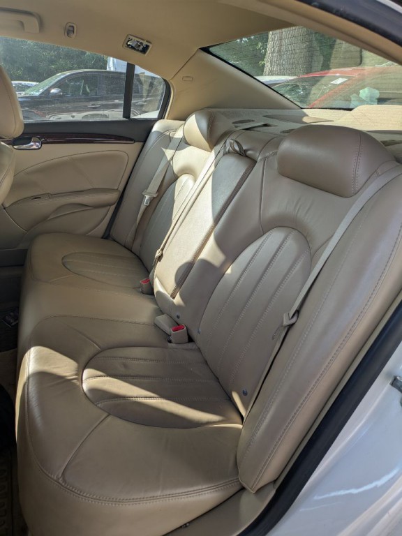 2011 Buick Lucerne Image 7
