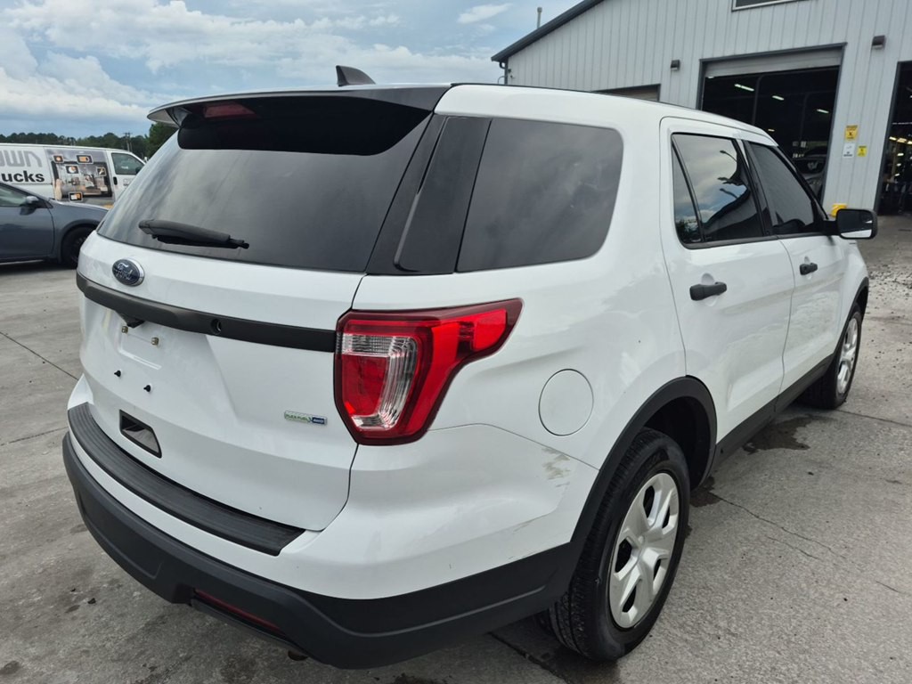 2018 Ford Explorer Image 2