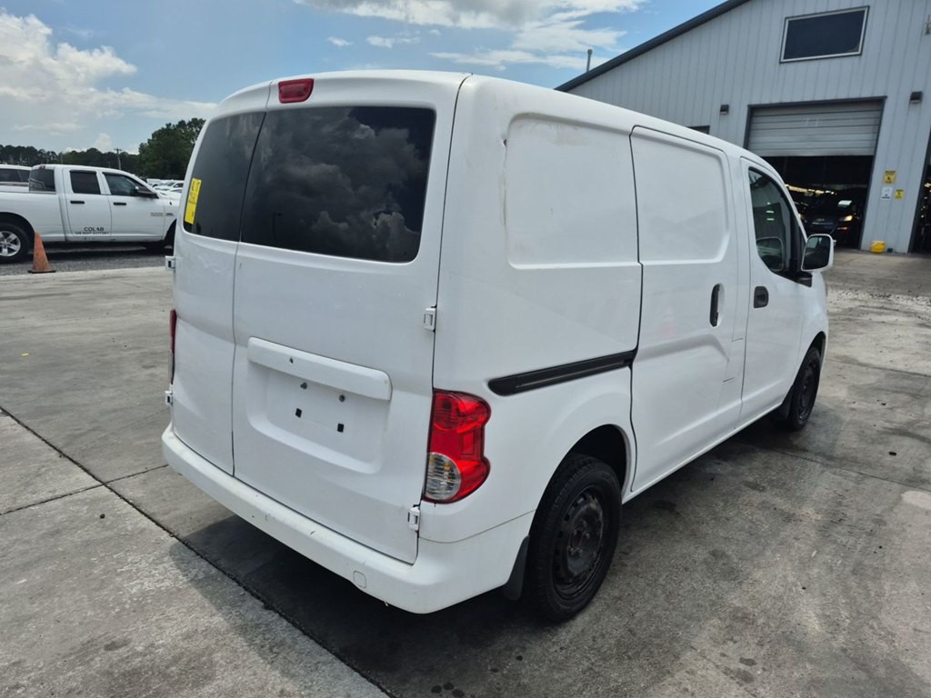 2017 Nissan NV200 Image 2