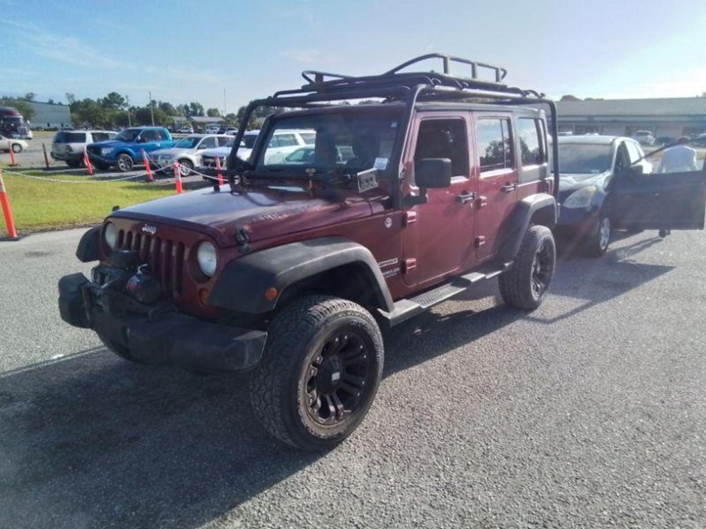 2013 Jeep Wrangler Unlimited Image 2