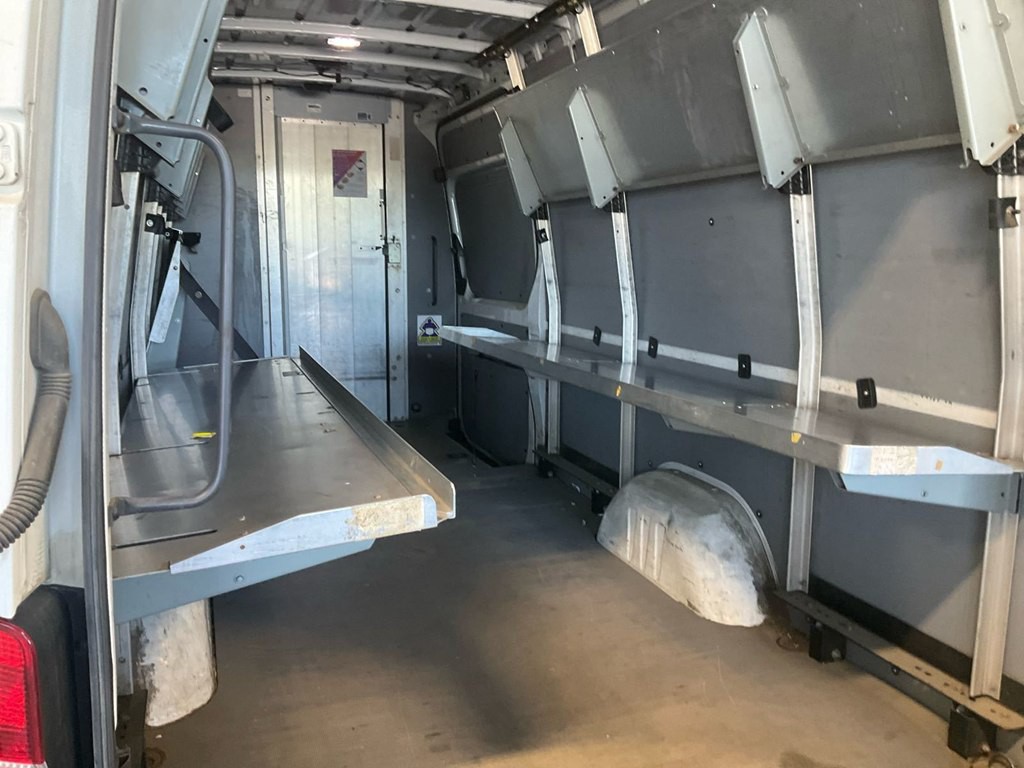 2011 Mercedes-Benz Sprinter Image 5