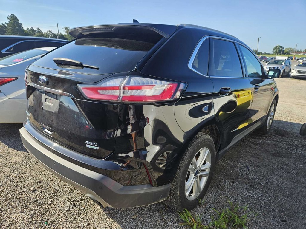 2020 Ford Edge Image 2