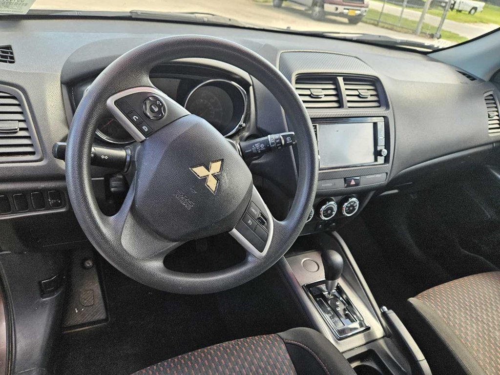2019 Mitsubishi Outlander Image 6