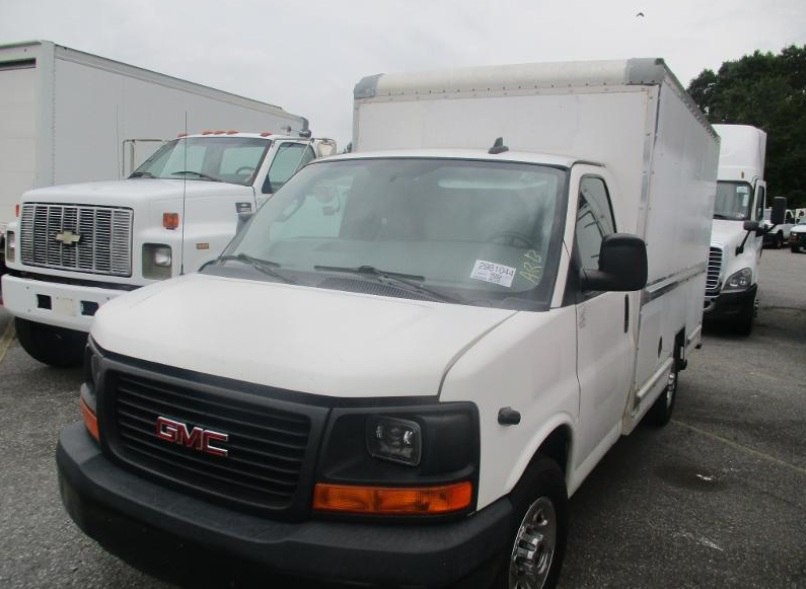 2016 GMC Savana Image 3