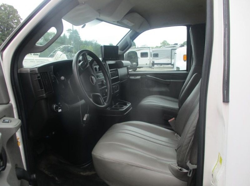 2016 GMC Savana Image 5
