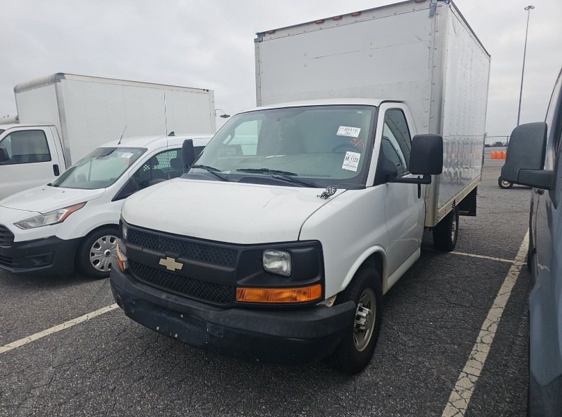 2017 Chevrolet Express Image 2