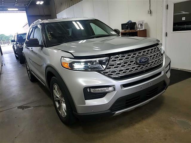 2021 Ford Explorer Image 2