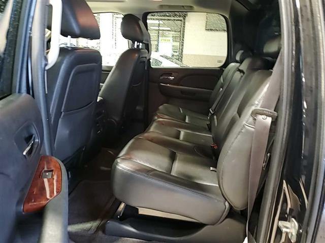 2013 Chevrolet Avalanche Image 5