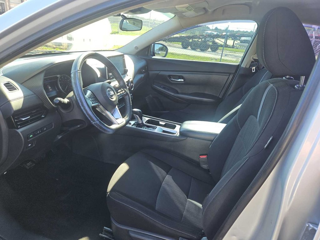 2021 Nissan Sentra Image 4